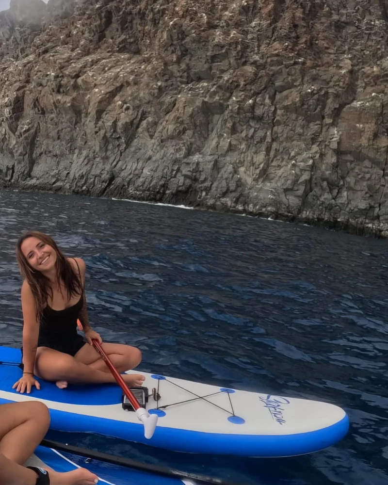 Ana en paddle surf en Tenerife