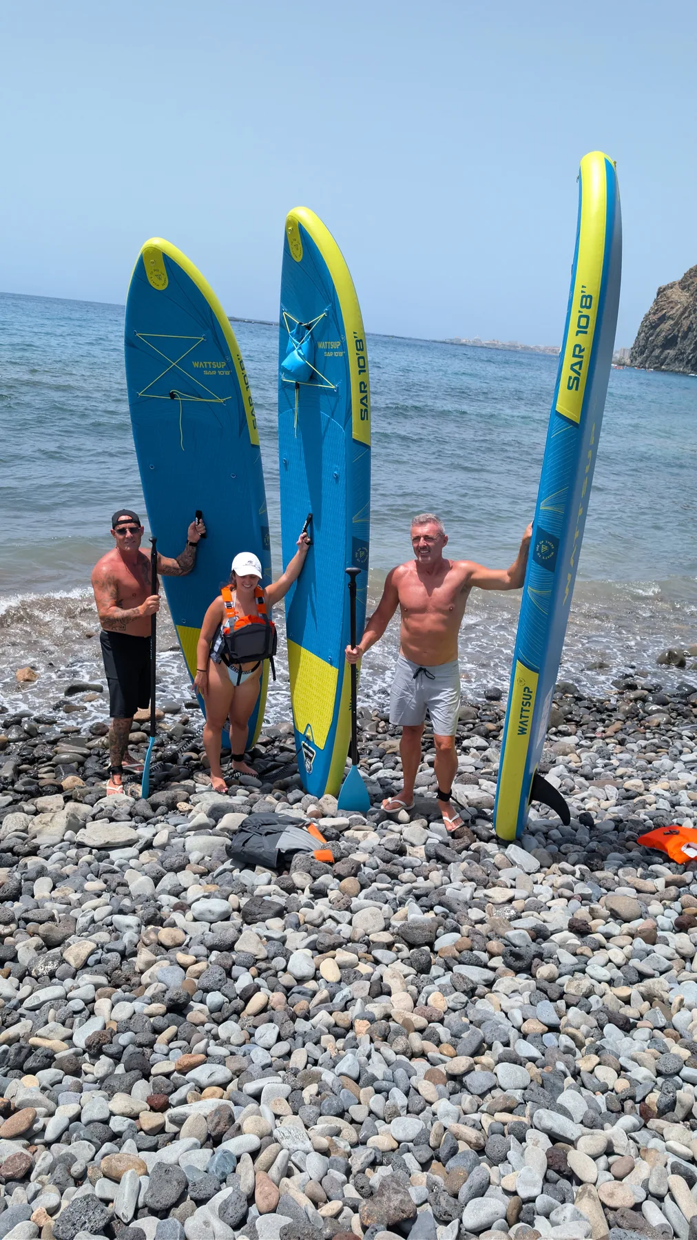 Foto de grupo junto al mar